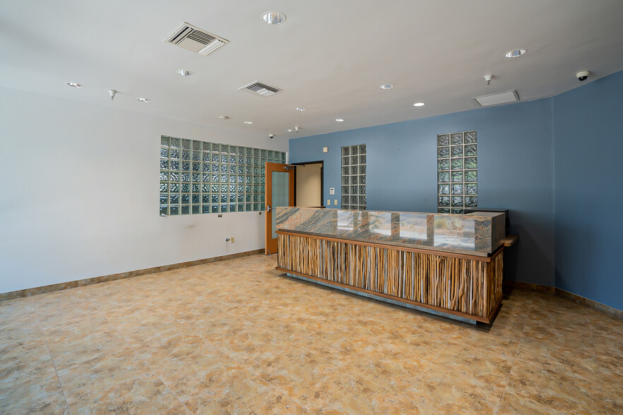 2475 E Water St, Tucson, AZ for lease - Interior Photo - Image 2 of 23