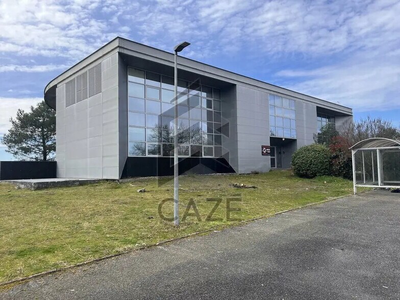 Office in Mérignac for sale - Building Photo - Image 1 of 4