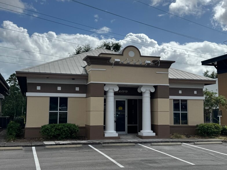 32699 US Highway 19 N, Palm Harbor, FL for lease - Building Photo - Image 2 of 17