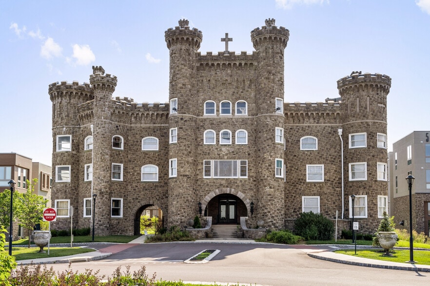 500 Mattison Ave, Ambler, PA for sale - Building Photo - Image 1 of 45