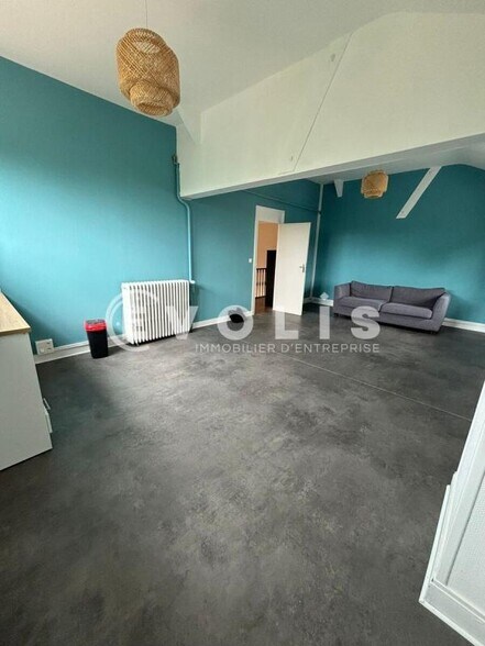24 Rue Roustaing, Talence for lease - Interior Photo - Image 3 of 6