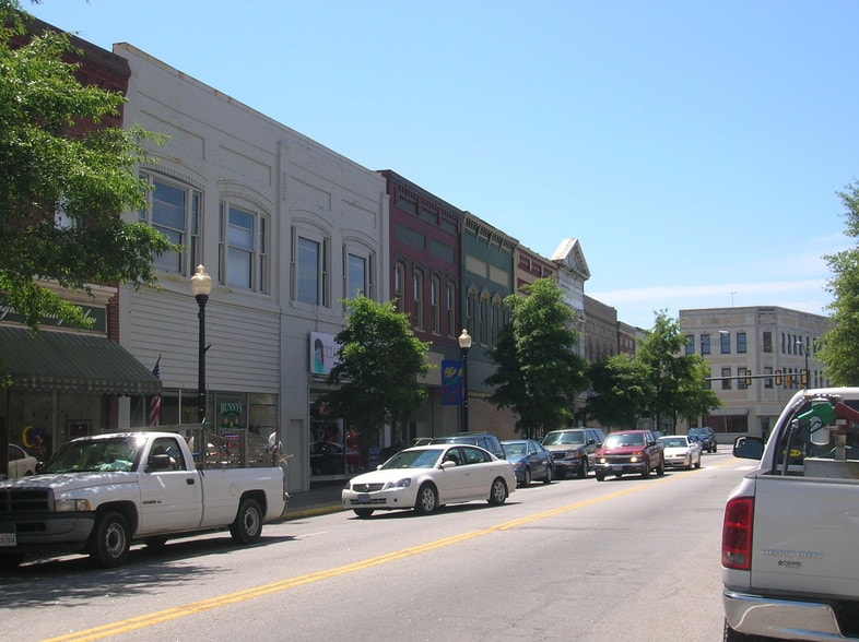 121-149 W Washington St, Suffolk, VA for lease - Building Photo - Image 3 of 3
