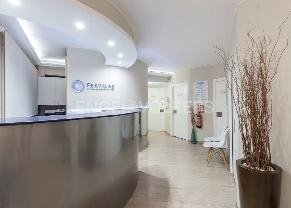 Retail in Barcelona, Barcelona for lease Interior Photo- Image 1 of 13