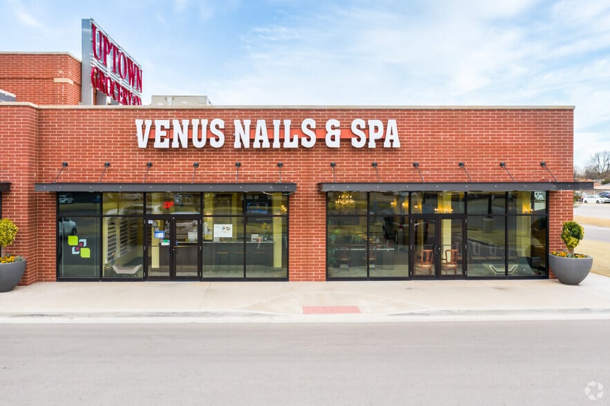 9515 N May Ave, Oklahoma City, OK for lease - Building Photo - Image 3 of 7