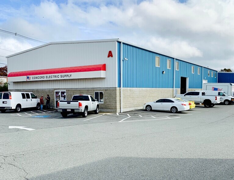 404 Nash Rd, New Bedford, MA 02746