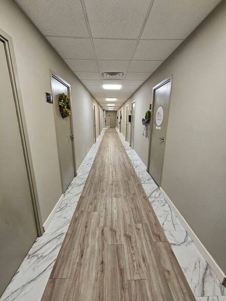 35 E Elizabeth Ave, Bethlehem, PA for lease - Interior Photo - Image 2 of 4