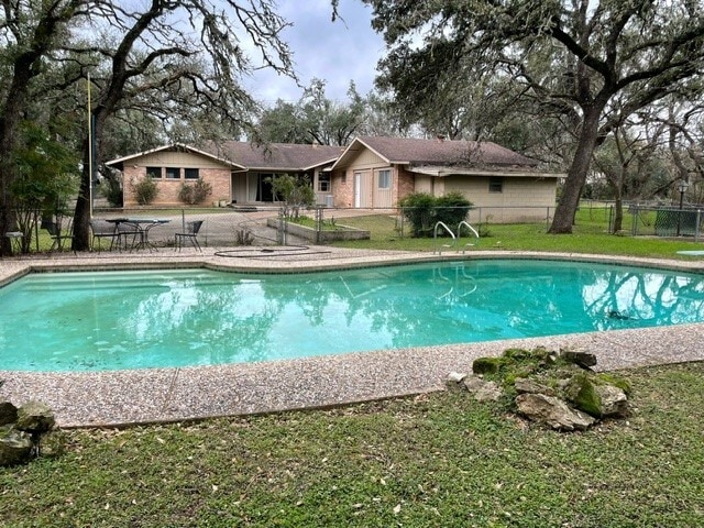 8191 US 290 portfolio of 2 properties for sale on LoopNet.com - Building Photo - Image 3 of 4