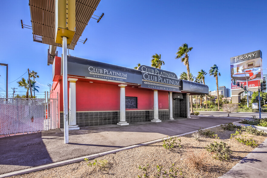 Barber Shop for Men's Haircut in Las Vegas