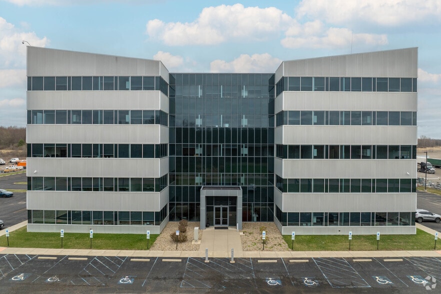 2321 Energy Dr, Louisville, OH for lease - Building Photo - Image 2 of 22