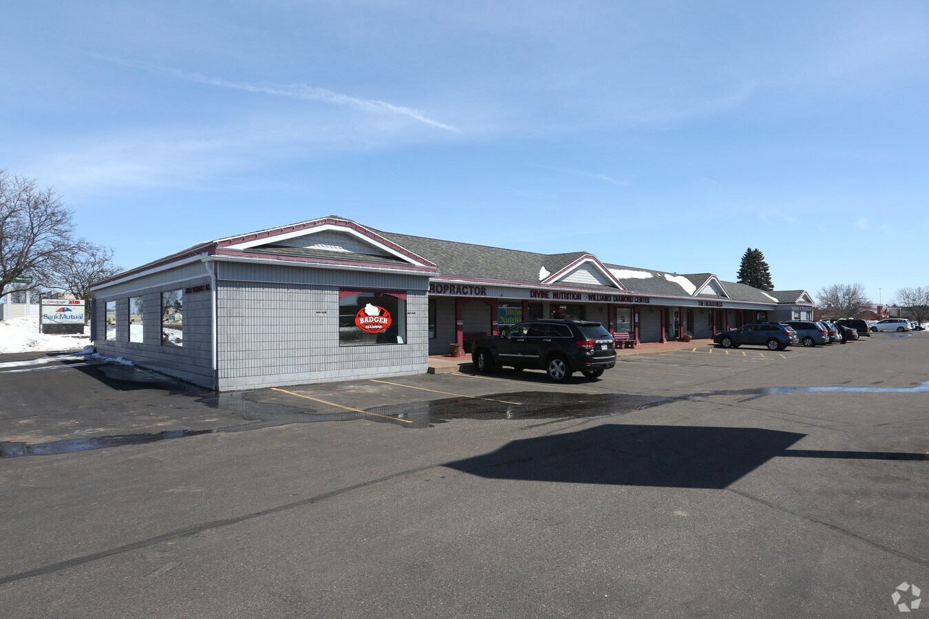 2823 London Rd, Eau Claire, WI 54701