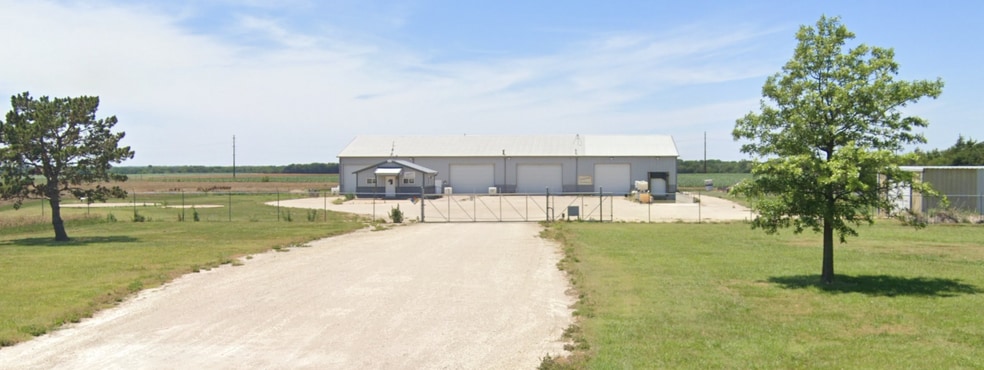 5125 N Halstead Rd, Halstead, KS for sale - Building Photo - Image 3 of 5