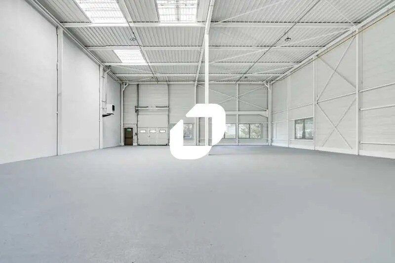 Flex in Le Blanc-Mesnil for lease - Interior Photo - Image 2 of 26