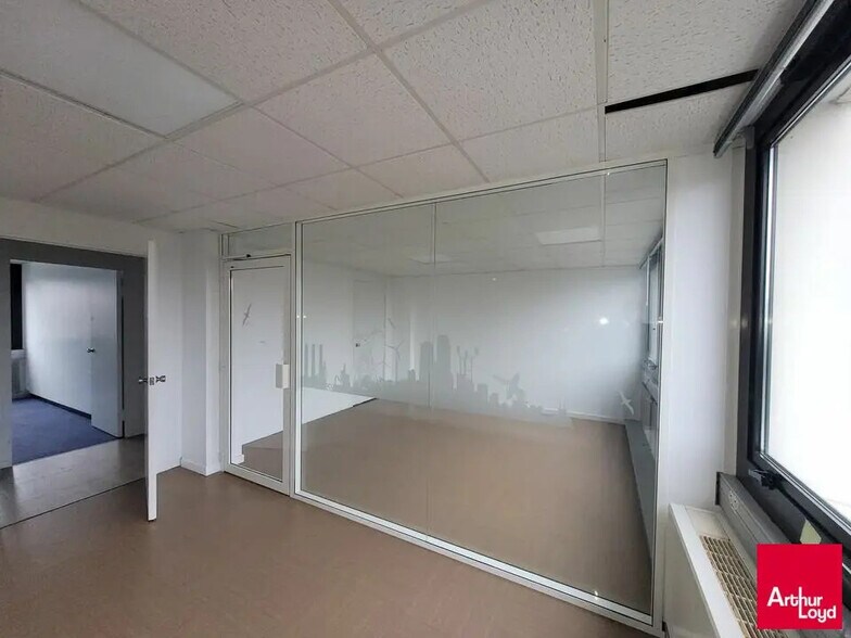 Office in Le Mans for lease - Interior Photo - Image 3 of 4