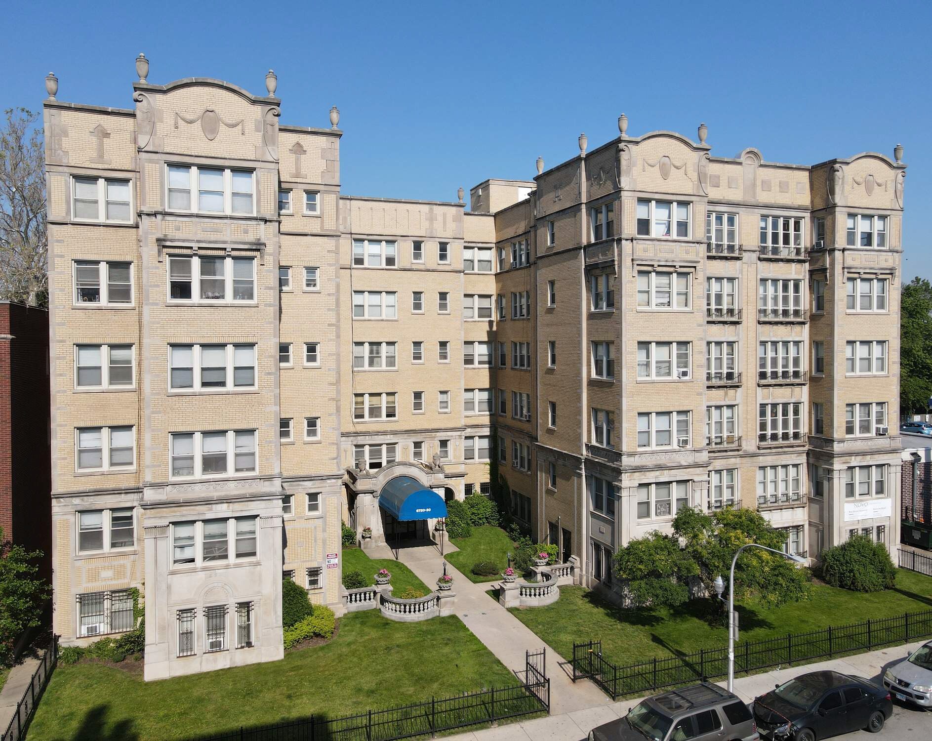 6720 S Jeffery Blvd, Chicago, IL for sale Building Photo- Image 1 of 25