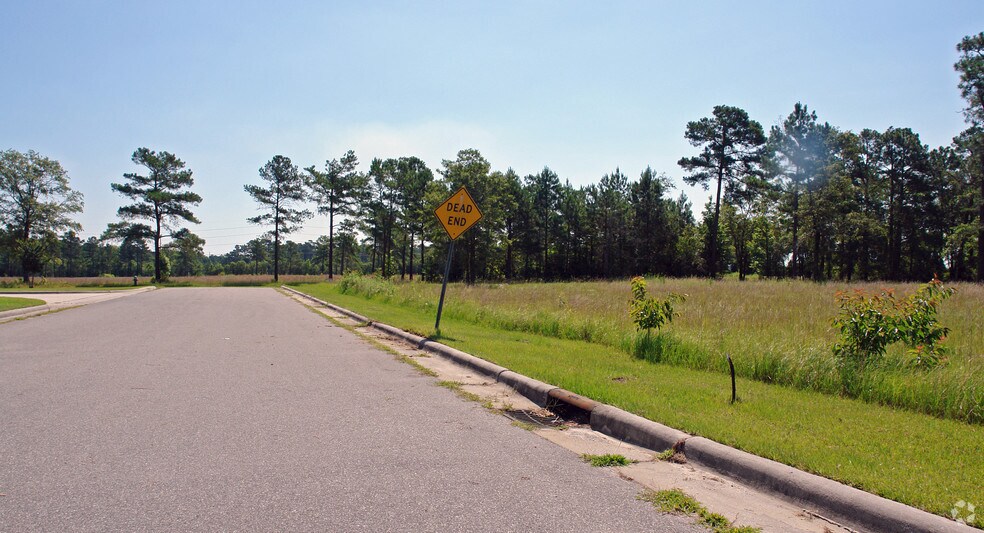 Hull Rd & Rouse Rd, Kinston, NC 28504