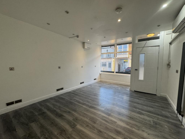 29 High St, London for lease Interior Photo- Image 1 of 2