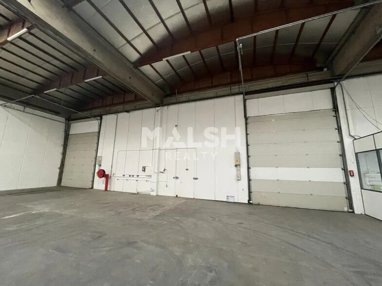 Office in Saint-Priest for lease - Building Photo - Image 2 of 19