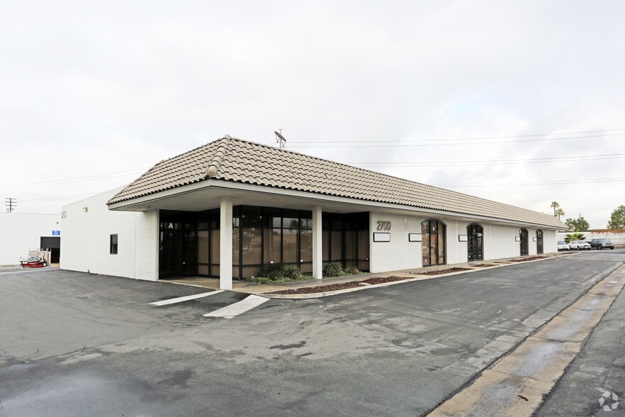 2700 S Main St, Santa Ana, CA for lease - Primary Photo - Image 1 of 4