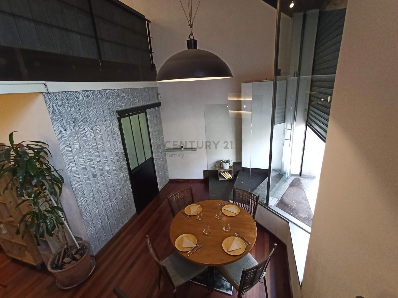 Retail in Barcelona, Barcelona for lease Interior Photo- Image 1 of 12