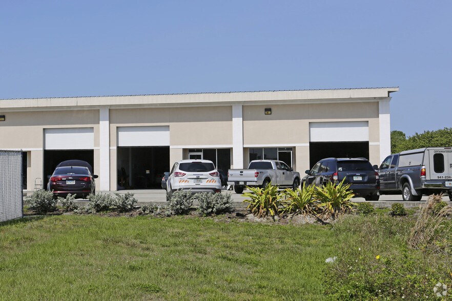 23278 Harborview Rd, Port Charlotte, FL for sale - Building Photo - Image 3 of 4