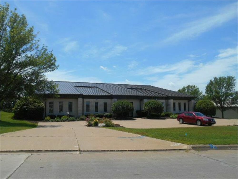 145 W 76th St, Davenport, IA for sale Other- Image 1 of 1