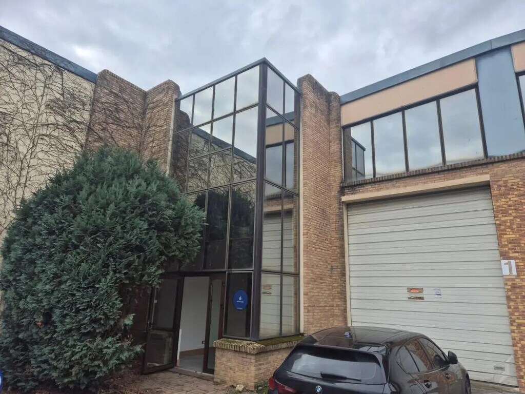 Location Entrepôt 47 m² à 826 m² - Photo 1