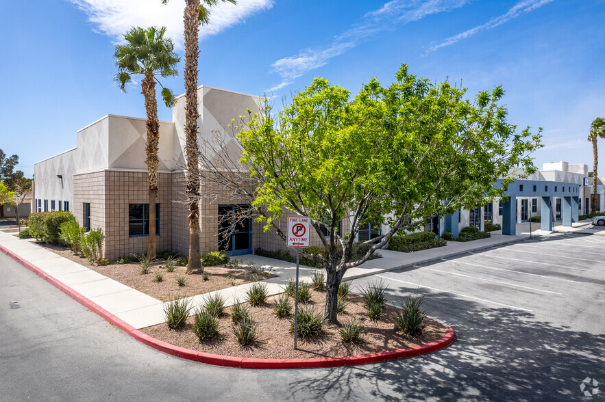 3785 E Sunset Rd, Las Vegas, NV for lease - Building Photo - Image 2 of 7