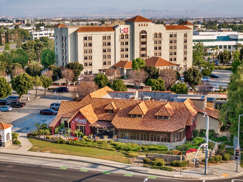 10909 Foothill Blvd, Rancho Cucamonga, CA for lease - Building Photo - Image 2 of 6