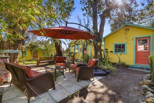 Firefly Resort Cottages - Historic Business! - Motel