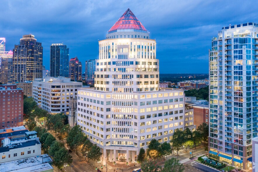 525 N Tryon St, Charlotte, NC for lease - Front Drone View - Image 1 of 18