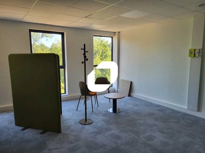 Office in Mérignac for sale - Interior Photo - Image 2 of 7