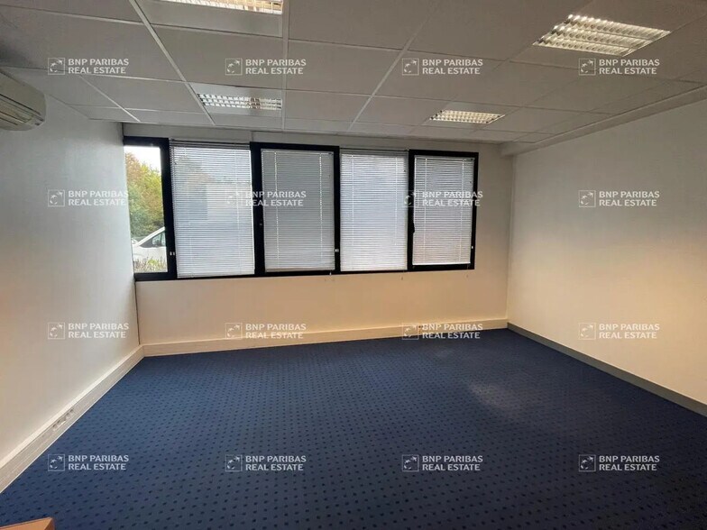 Office in Rennes for lease - Interior Photo - Image 2 of 4