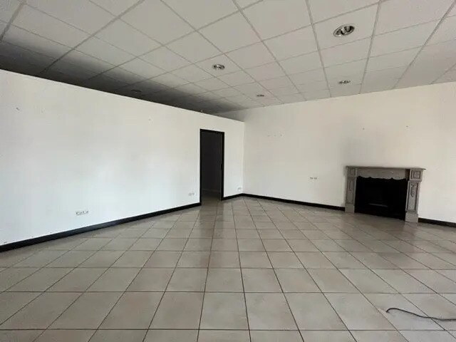 Office in Châtenoy-le-Royal for lease - Interior Photo - Image 1 of 8