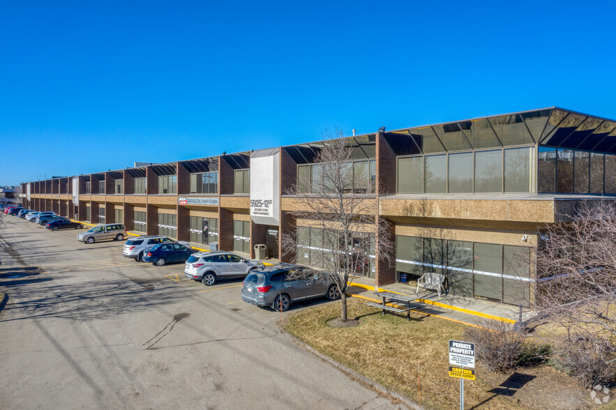 5925 12th St SE, Calgary, AB for lease - Primary Photo - Image 1 of 3