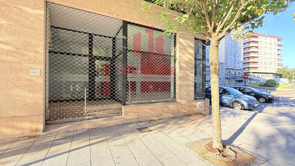 Retail in Ourense, Orense for lease - Building Photo - Image 2 of 18