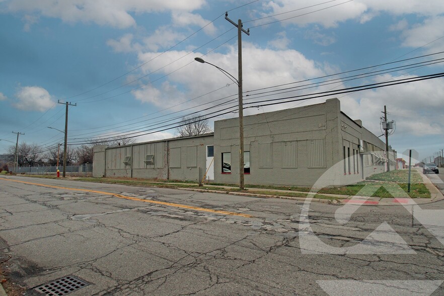 401 Saint Jean St, Detroit, MI for sale - Primary Photo - Image 1 of 1