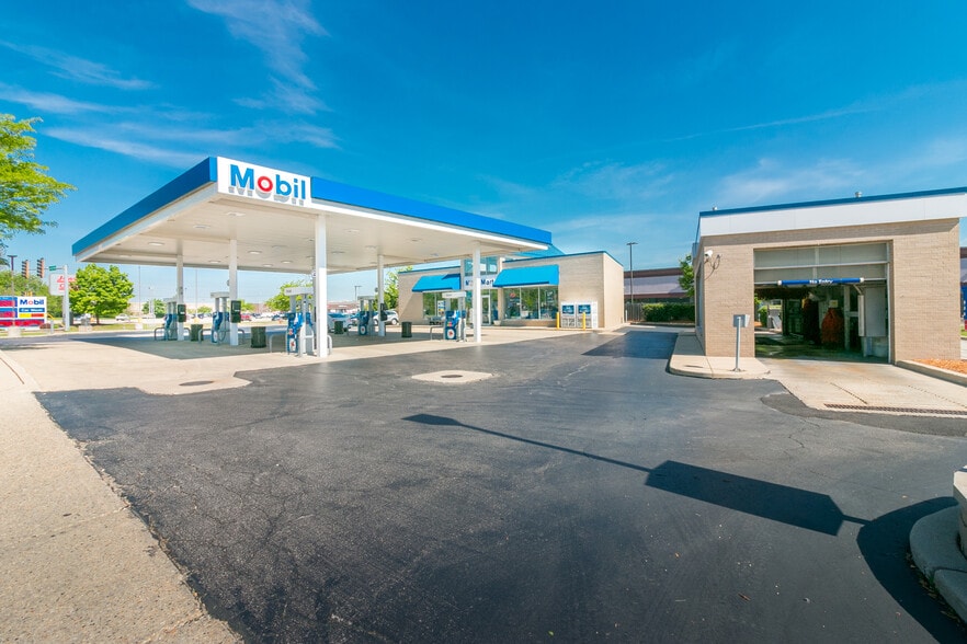 337 W Irving Park Rd, Wood Dale, IL for sale - Building Photo - Image 3 of 20