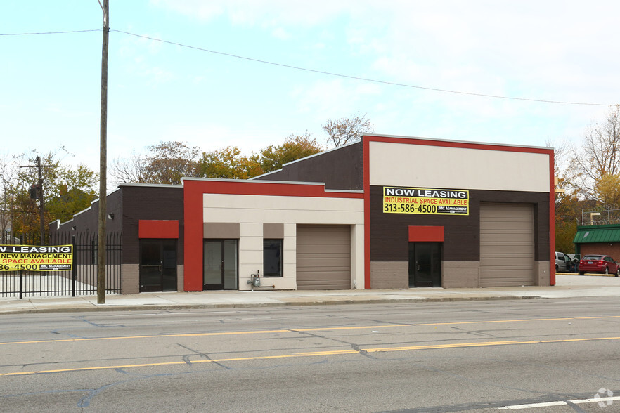 2732 W Davison, Detroit, MI for lease - Primary Photo - Image 1 of 7