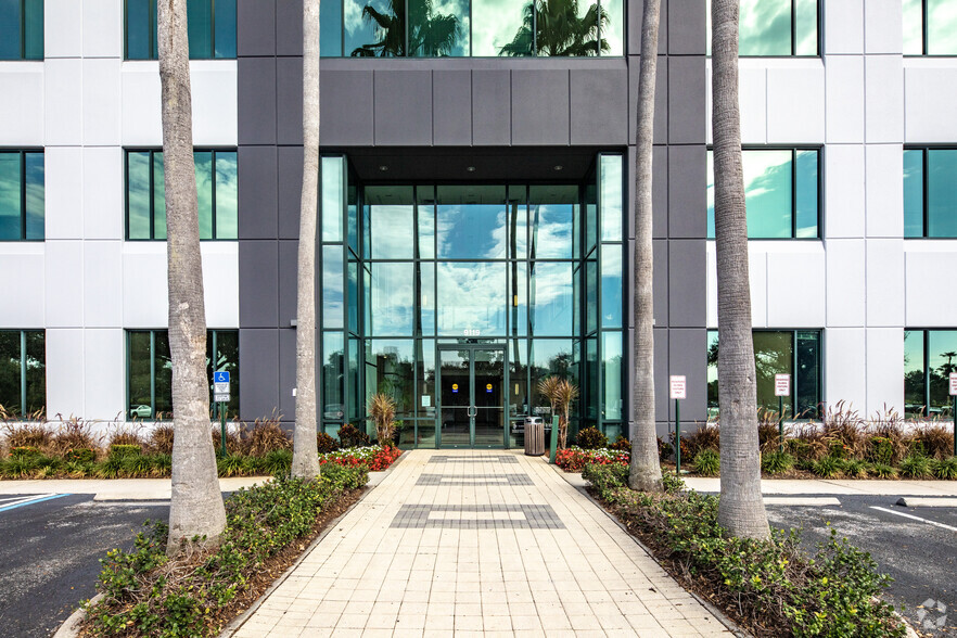 9009-9119 Corporate Lake Dr, Tampa, FL for lease - Building Photo - Image 3 of 9