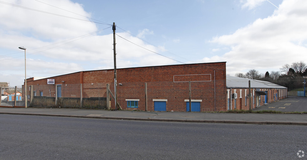 Rufford Rd, Stourbridge for lease - Primary Photo - Image 1 of 4