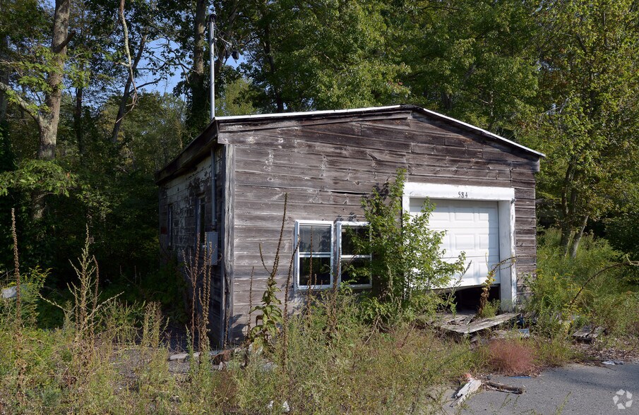 584 Winthrop St, Rehoboth, MA for sale - Primary Photo - Image 1 of 1