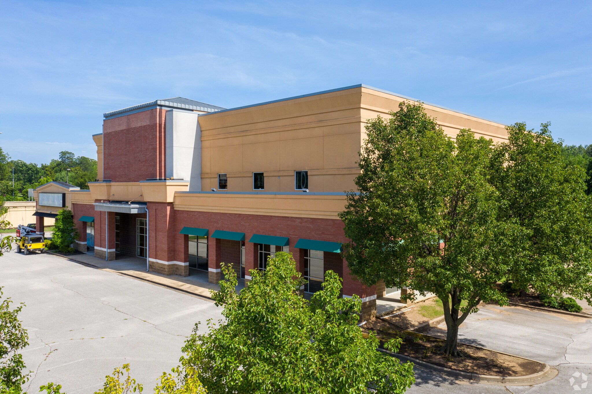 2740 E 21st St, Tulsa, OK for sale Primary Photo- Image 1 of 1