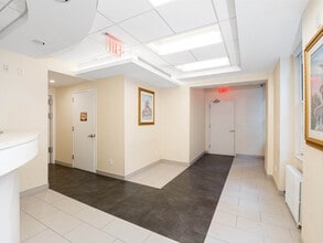 901-903 Lexington Ave, New York, NY for lease Interior Photo- Image 2 of 8