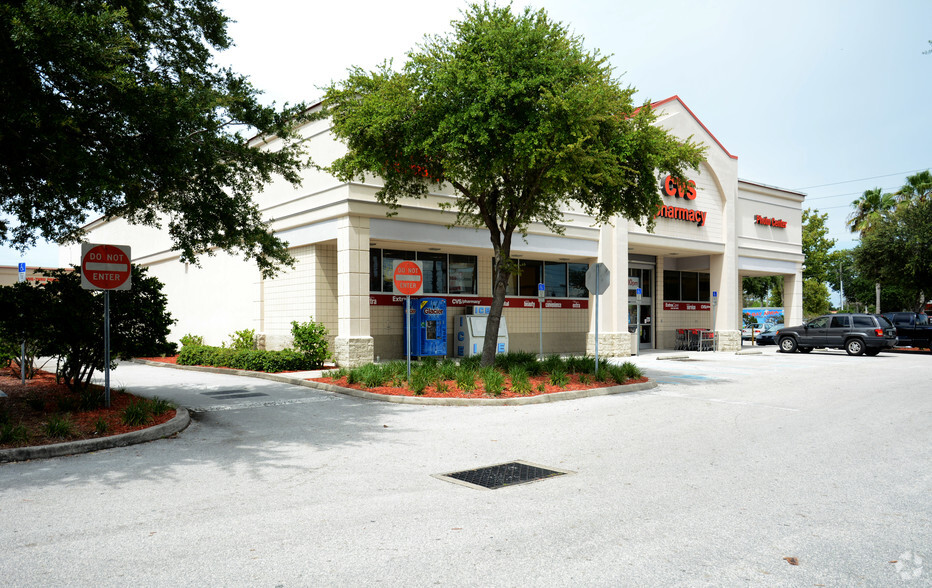 2390 E Bay Dr, Largo, FL for lease - Building Photo - Image 2 of 8