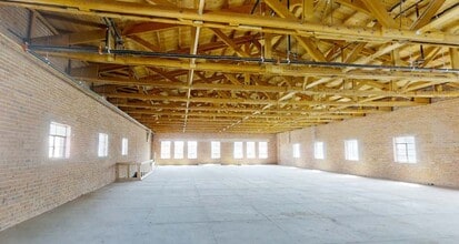 723 Grand Ave, Phoenix, AZ for sale Interior Photo- Image 1 of 5