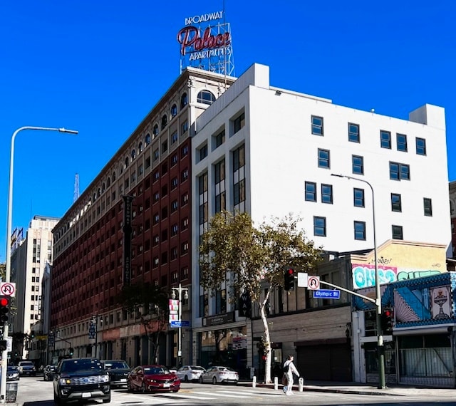 1001 S Broadway, Los Angeles, CA for lease - Building Photo - Image 2 of 14