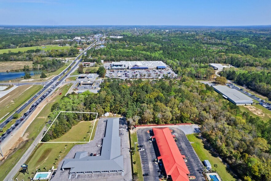 .80ac Hugh Adams Rd rd, Defuniak Springs, FL for sale - Aerial - Image 2 of 2
