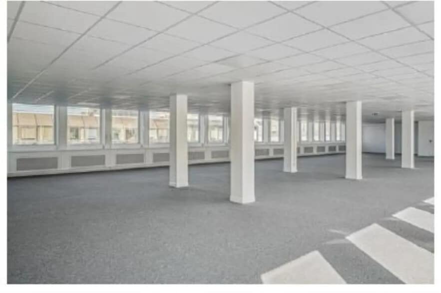 6 Rue Barbès, Levallois-Perret for lease - Interior Photo - Image 2 of 17