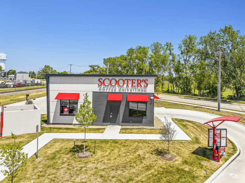 1004 Robins Rd, Hiawatha, IA 52233 - Scooter's Coffee | 6.9% Cap | NNN ...