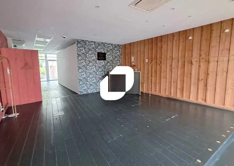 Retail in Bordeaux for lease - Interior Photo - Image 1 of 6